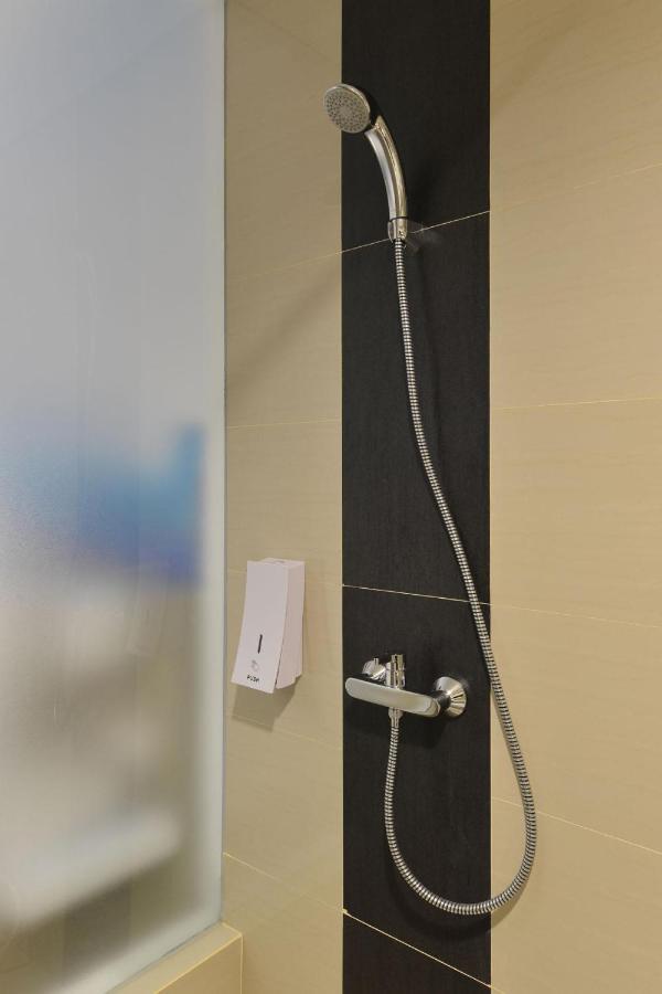 Moritz Biz Gandaria Hotel Jacarta Exterior foto