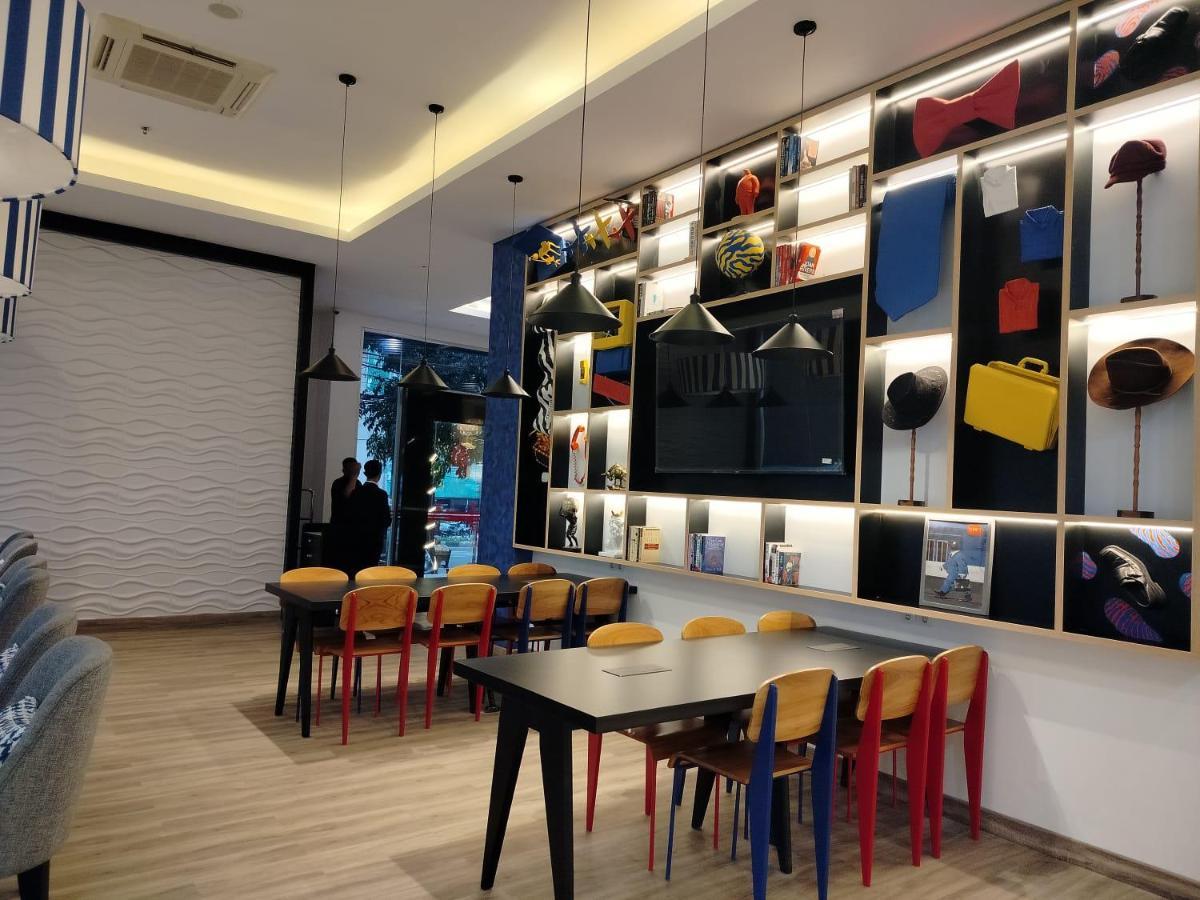 Moritz Biz Gandaria Hotel Jacarta Exterior foto