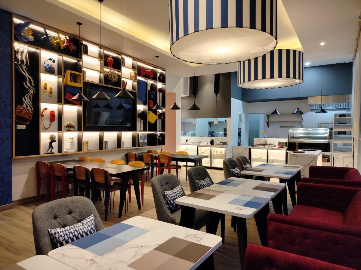 Moritz Biz Gandaria Hotel Jacarta Exterior foto