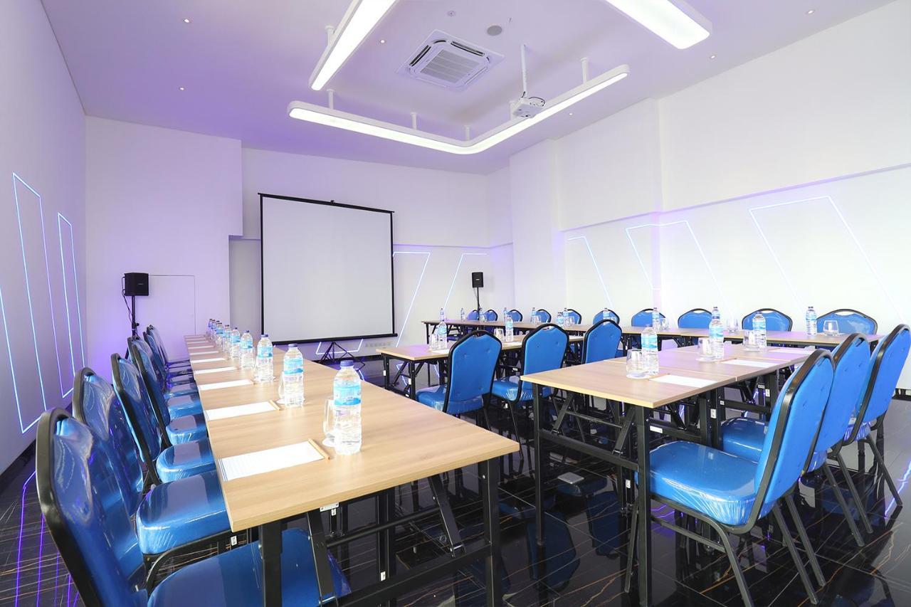 Moritz Biz Gandaria Hotel Jacarta Exterior foto