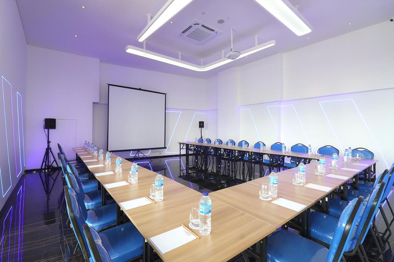 Moritz Biz Gandaria Hotel Jacarta Exterior foto